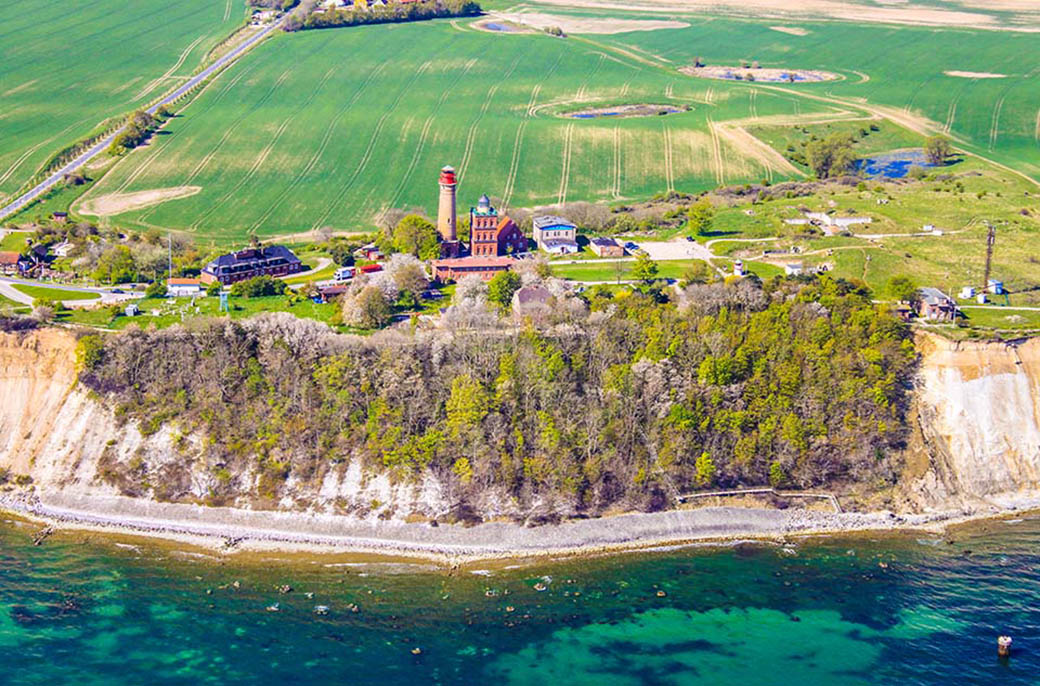 Das Kap Arkona mit den Leuchttürmen und der Wetterstation