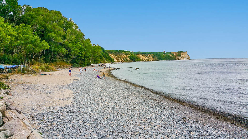 Blick vom Strand in Vitt zum Kap