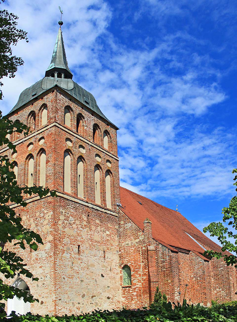 Die Backstein-Kirche in Trent